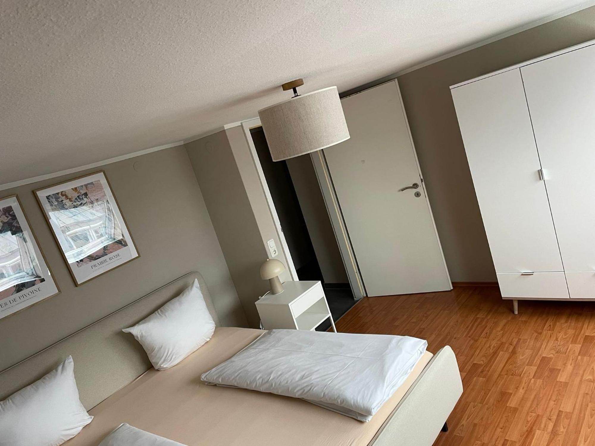 Homie Stay Schiestlstrasse - Moderne Dachgeschosswohnung Mit 2 Schlafzimmern เวิร์ซบวร์ก ภายนอก รูปภาพ