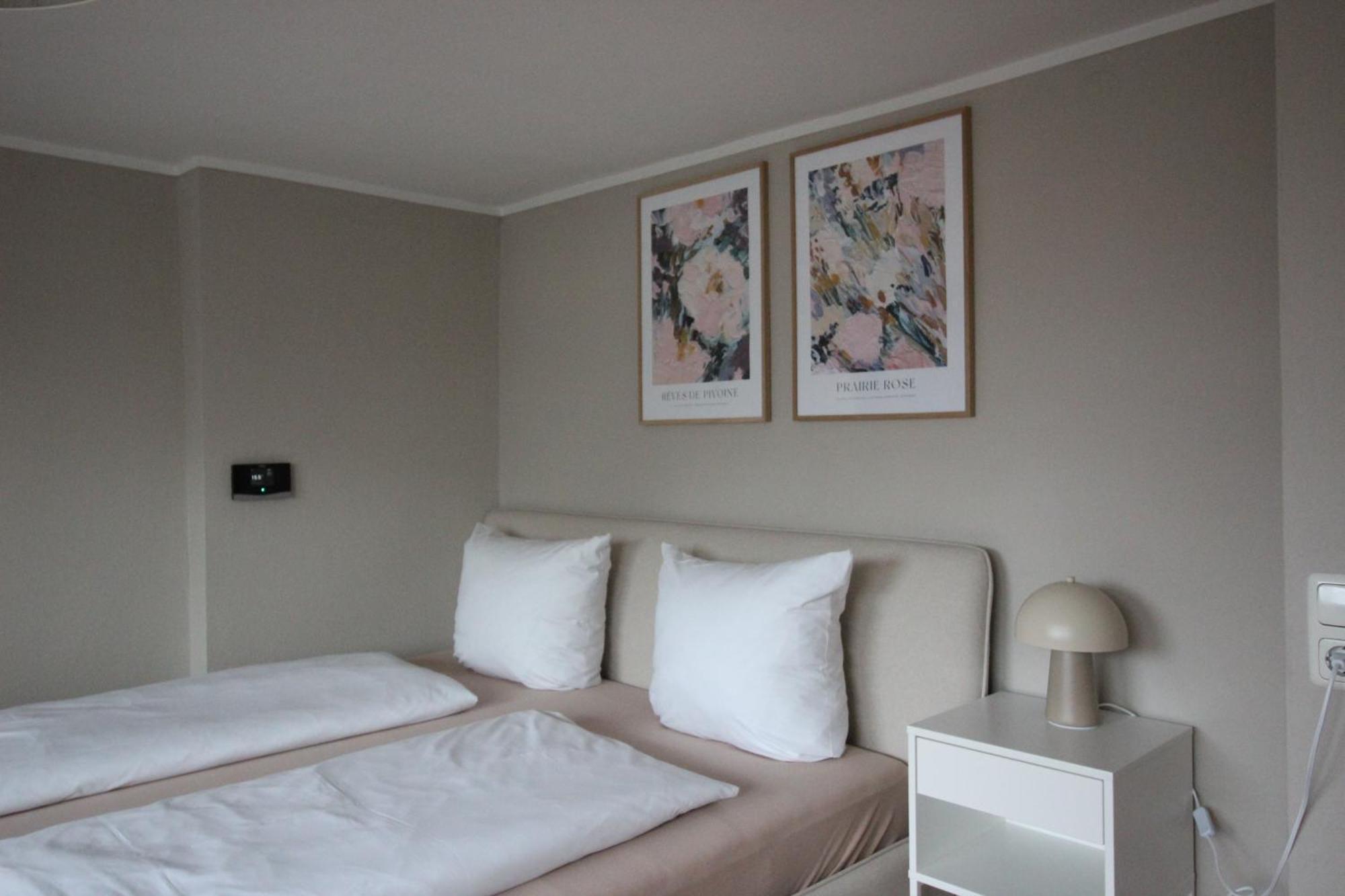 Homie Stay Schiestlstrasse - Moderne Dachgeschosswohnung Mit 2 Schlafzimmern เวิร์ซบวร์ก ภายนอก รูปภาพ